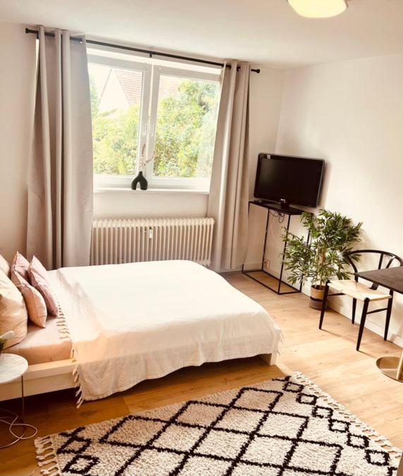 An Der Uniklinik Mit Eigener Kueche Und Renoviertem Badezimmer * Homburg (Saar)